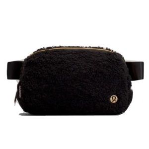 Lululemon fleece belt bag - black